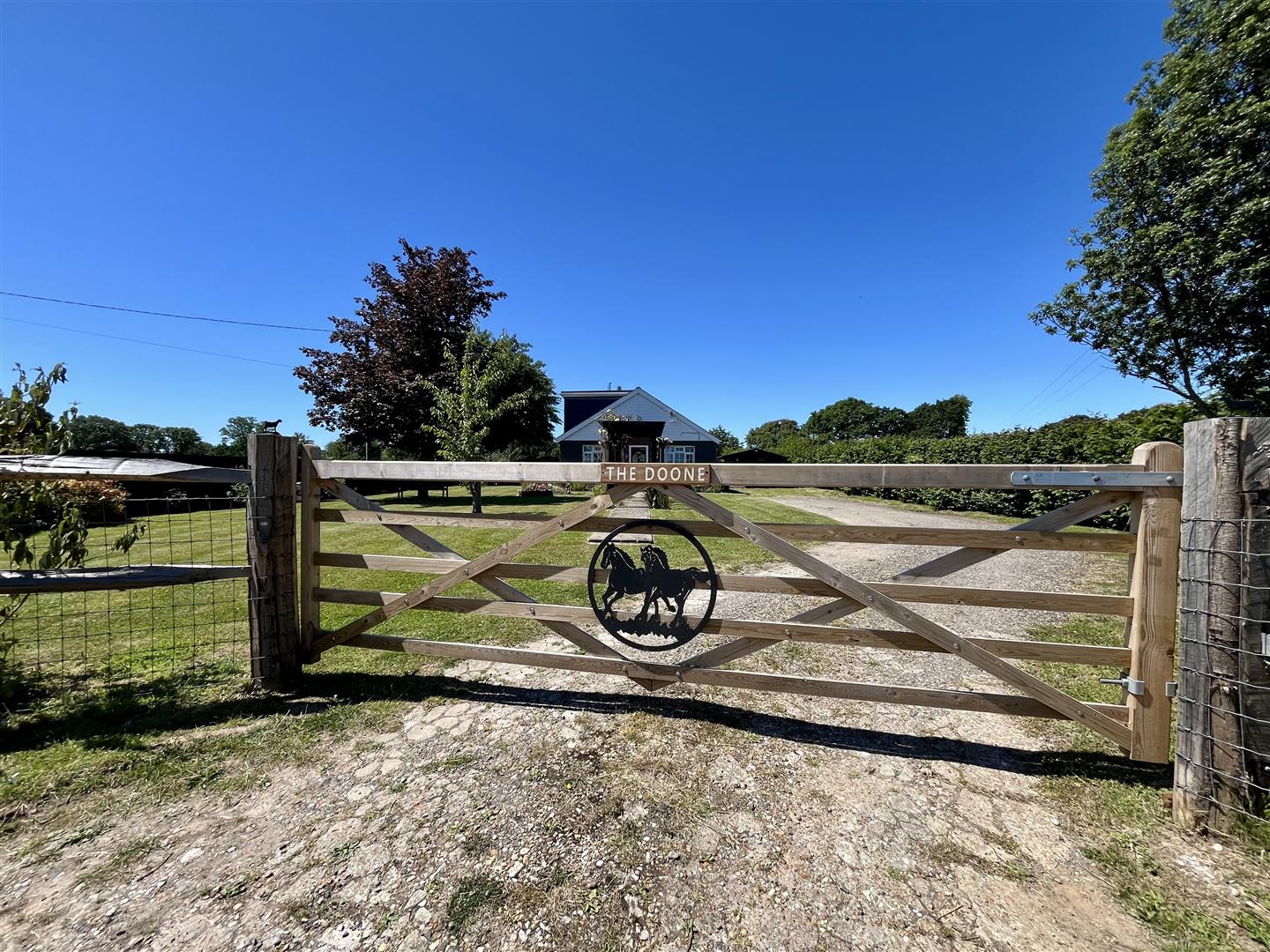 Fourteen Acre Lane, Three Oaks